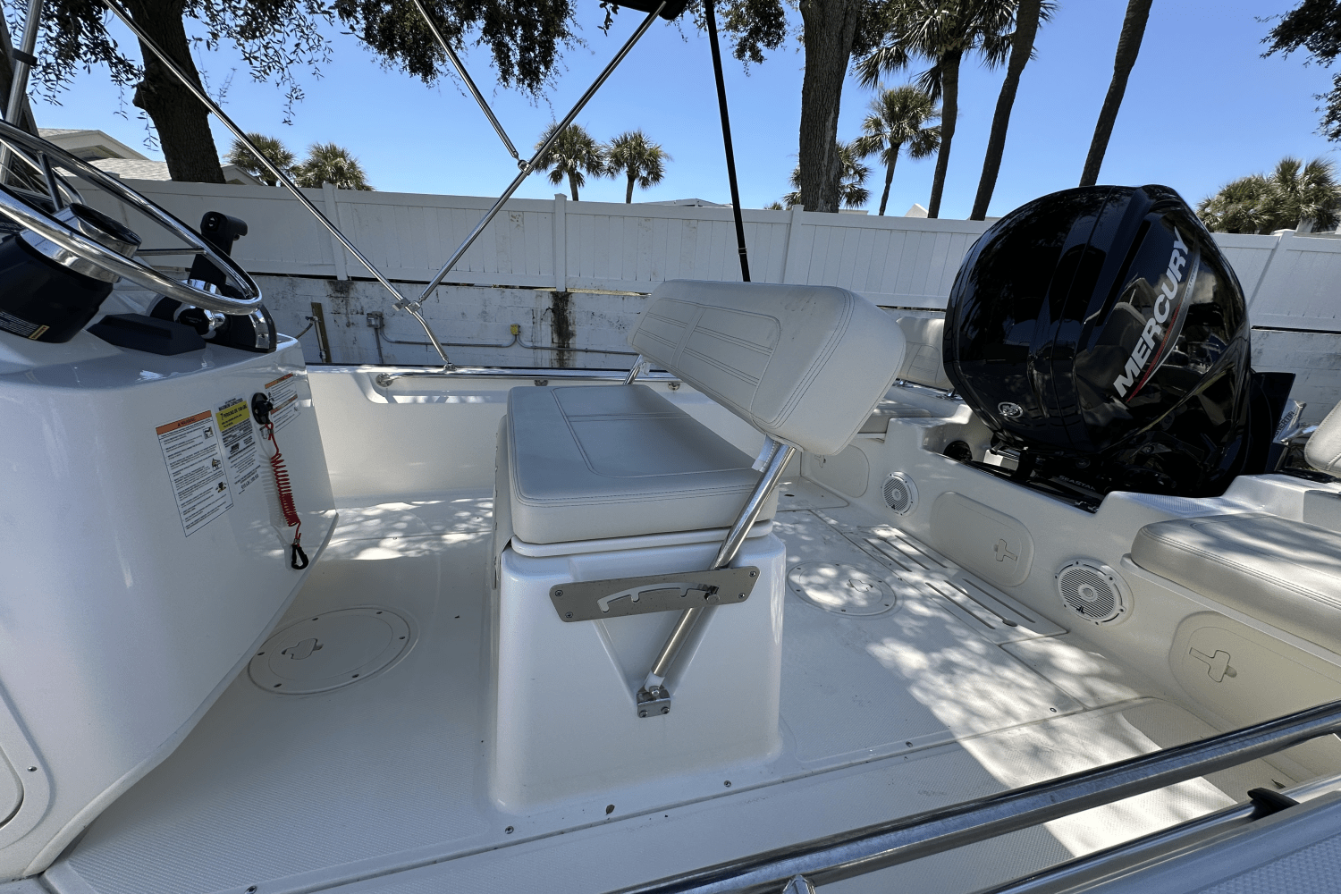 Slide: The Image of Boston Whaler 170 Montauk 2025 - 12