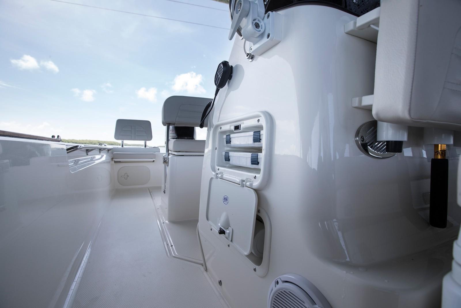 Slide: The Image of Boston Whaler 170 Montauk 2025 - 13