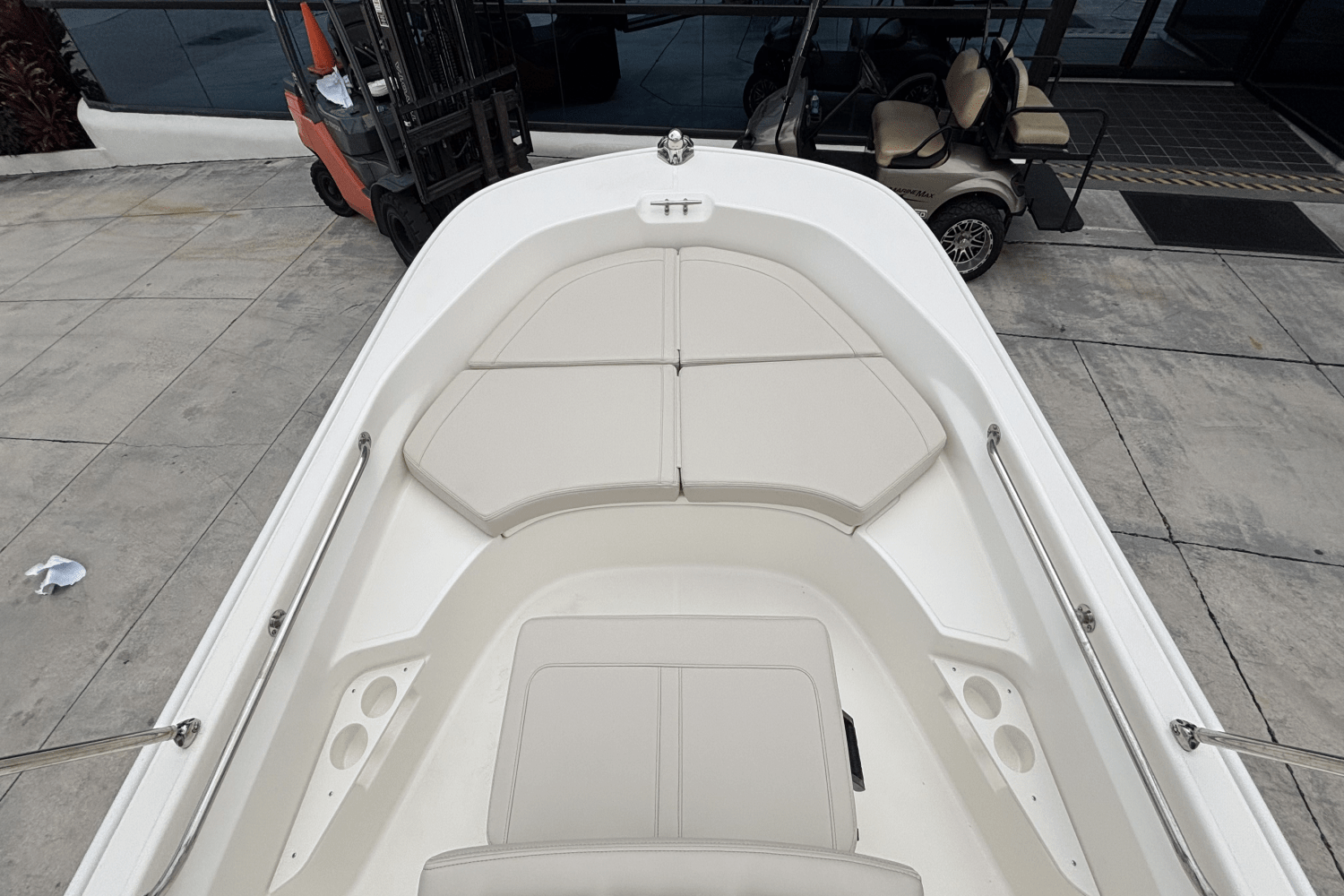 Slide: The Image of Boston Whaler 170 Montauk 2025 - 13