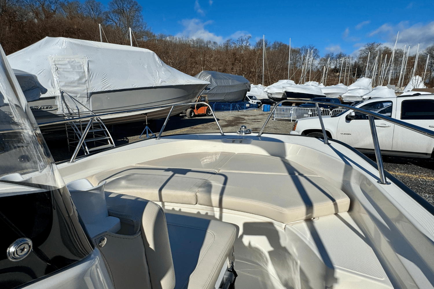 Slide: The Image of Boston Whaler 170 Montauk 2025 - 13