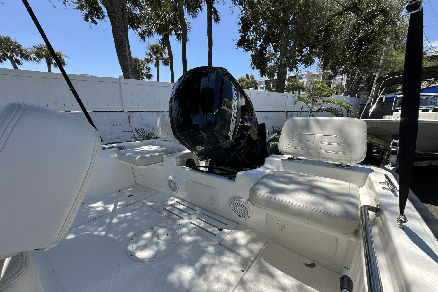 Slide: The Image of Boston Whaler 170 Montauk 2025 - 13