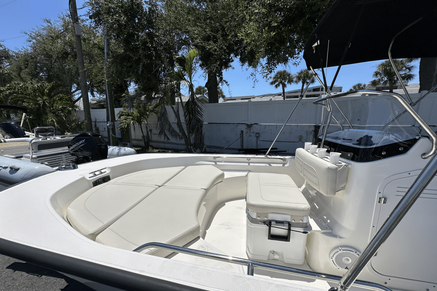 Slide: The Image of Boston Whaler 170 Montauk 2025 - 14