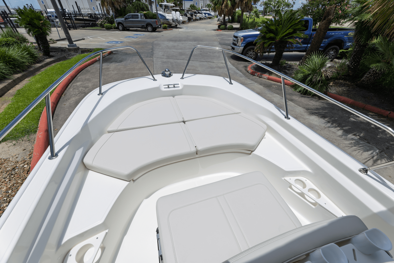 Slide: The Image of Boston Whaler 170 Montauk 2025 - 14