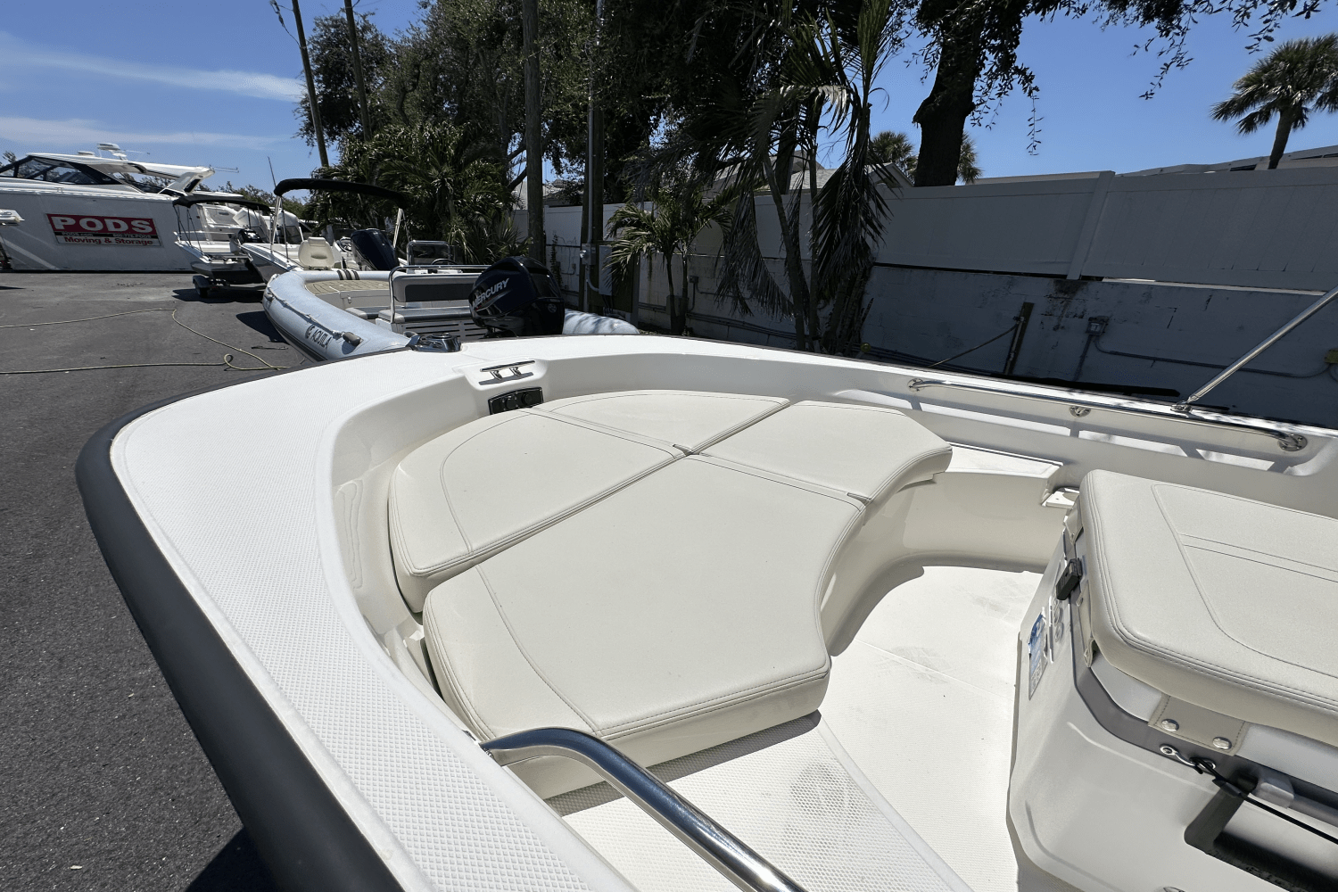Slide: The Image of Boston Whaler 170 Montauk 2025 - 15