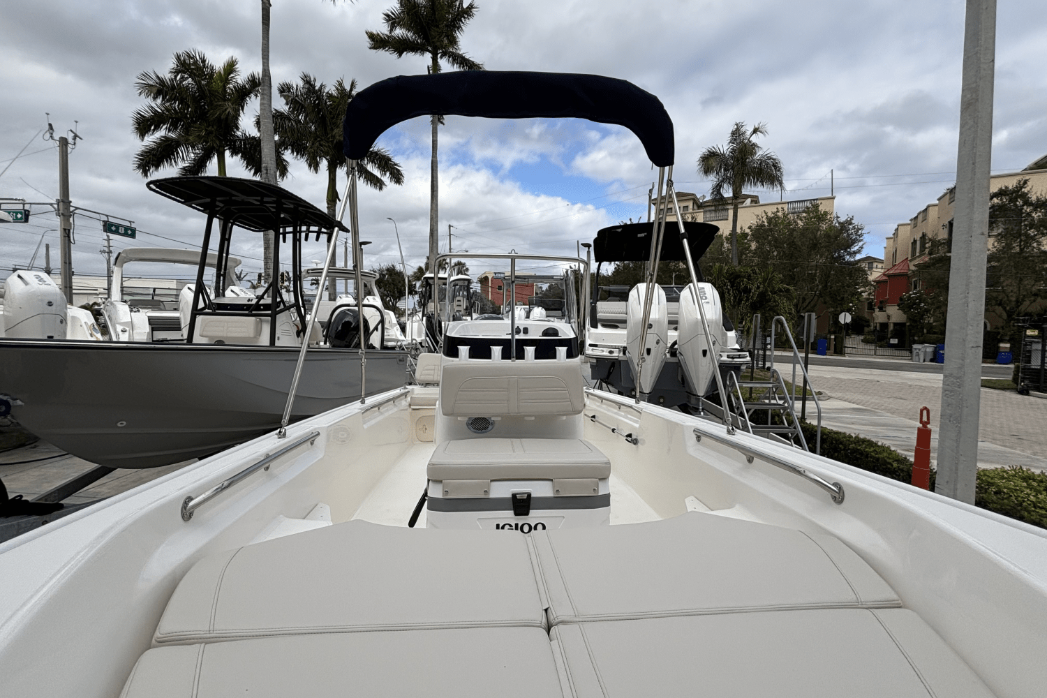 Slide: The Image of Boston Whaler 170 Montauk 2025 - 15