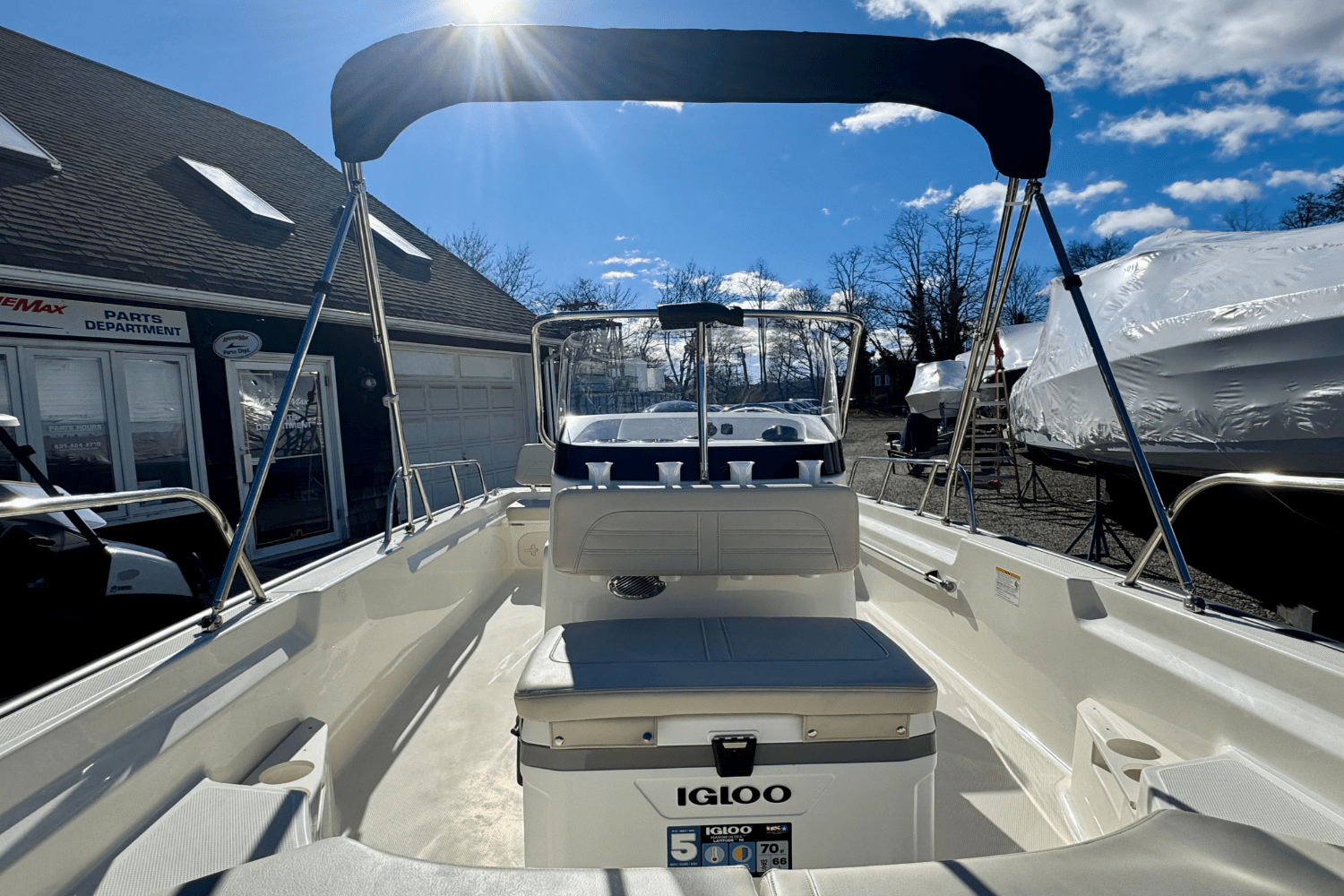 Slide: The Image of Boston Whaler 170 Montauk 2025 - 15