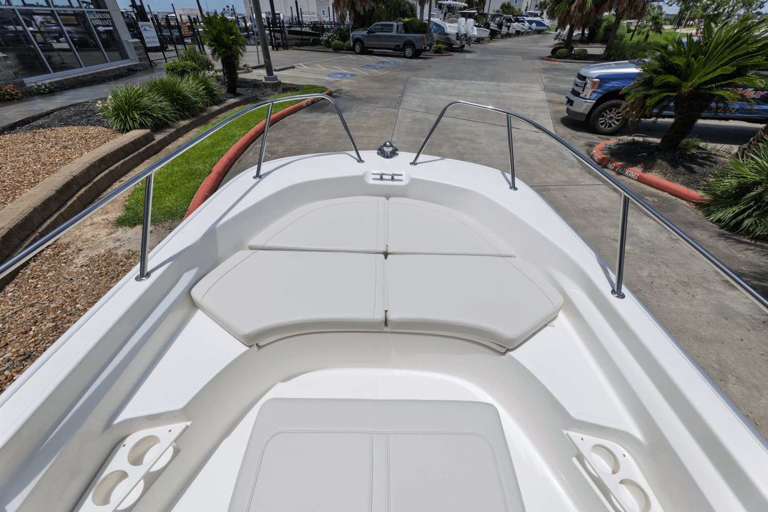 Slide: The Image of Boston Whaler 170 Montauk 2025 - 15