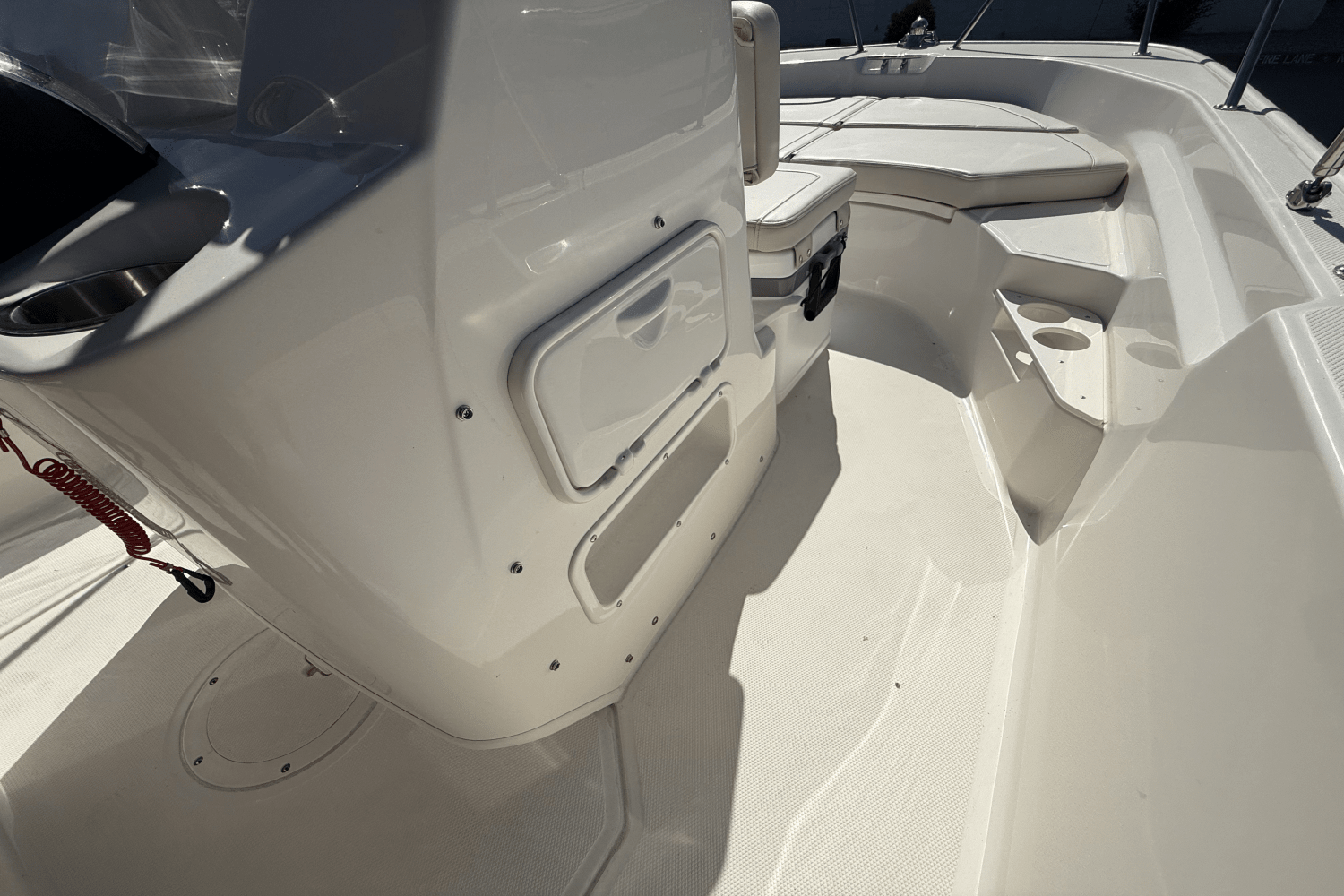 Slide: The Image of Boston Whaler 170 Montauk 2025 - 16