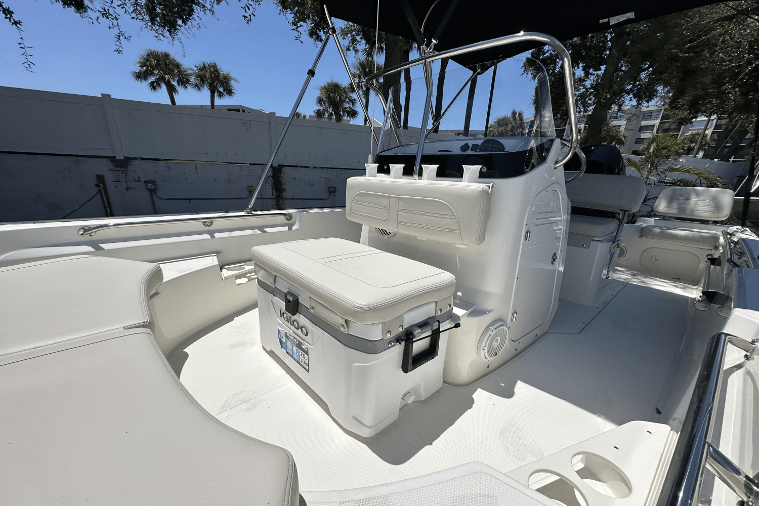 Slide: The Image of Boston Whaler 170 Montauk 2025 - 16