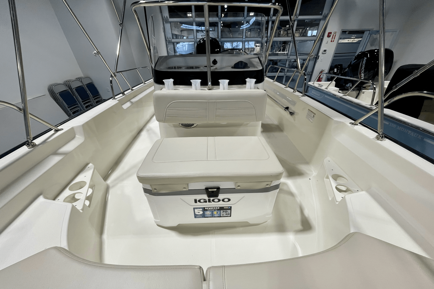 Slide: The Image of Boston Whaler 170 Montauk 2025 - 17