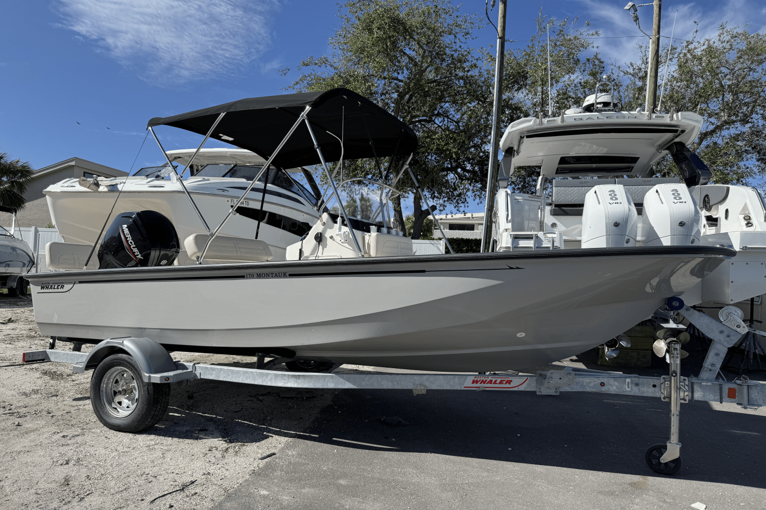Slide: The Image of Boston Whaler 170 Montauk 2025 - 17