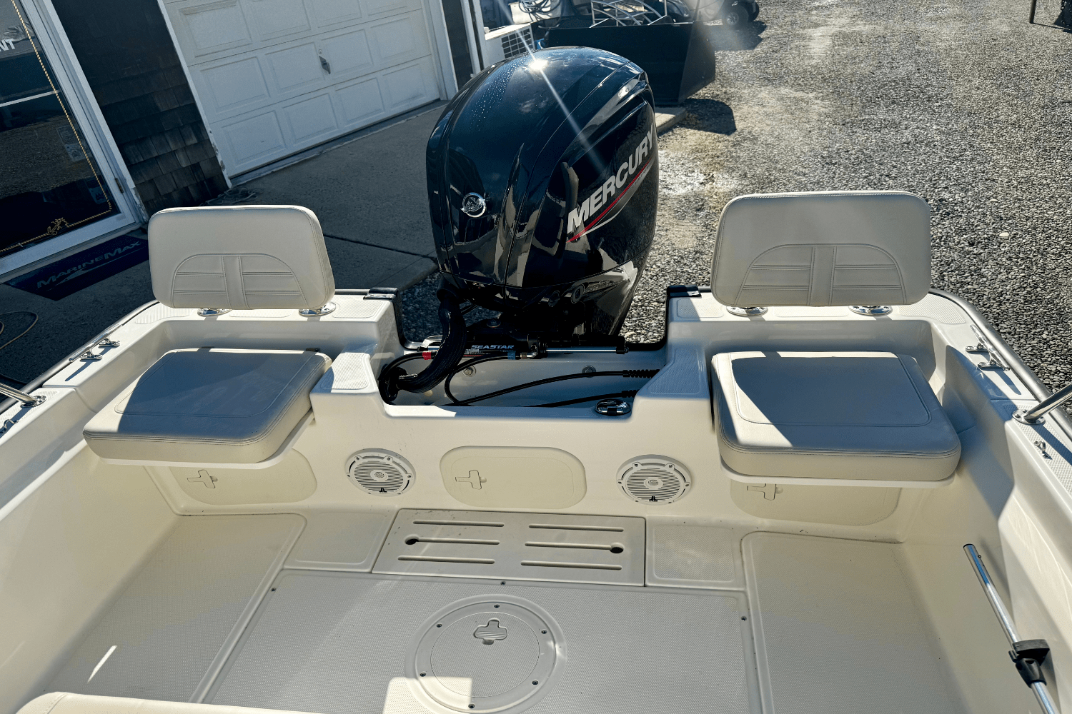Slide: The Image of Boston Whaler 170 Montauk 2025 - 17