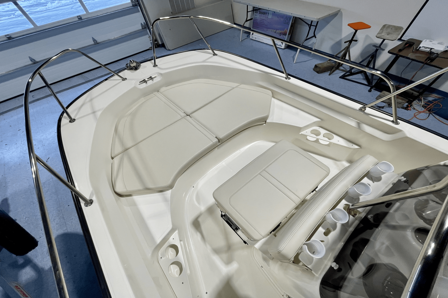 Slide: The Image of Boston Whaler 170 Montauk 2025 - 20