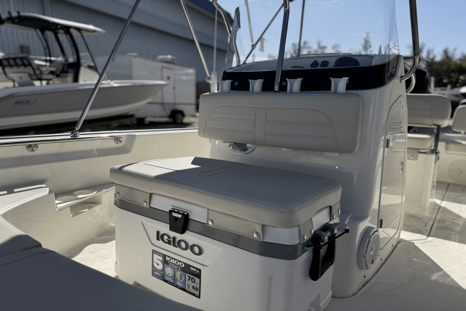 Slide: The Image of Boston Whaler 170 Montauk 2025 - 24