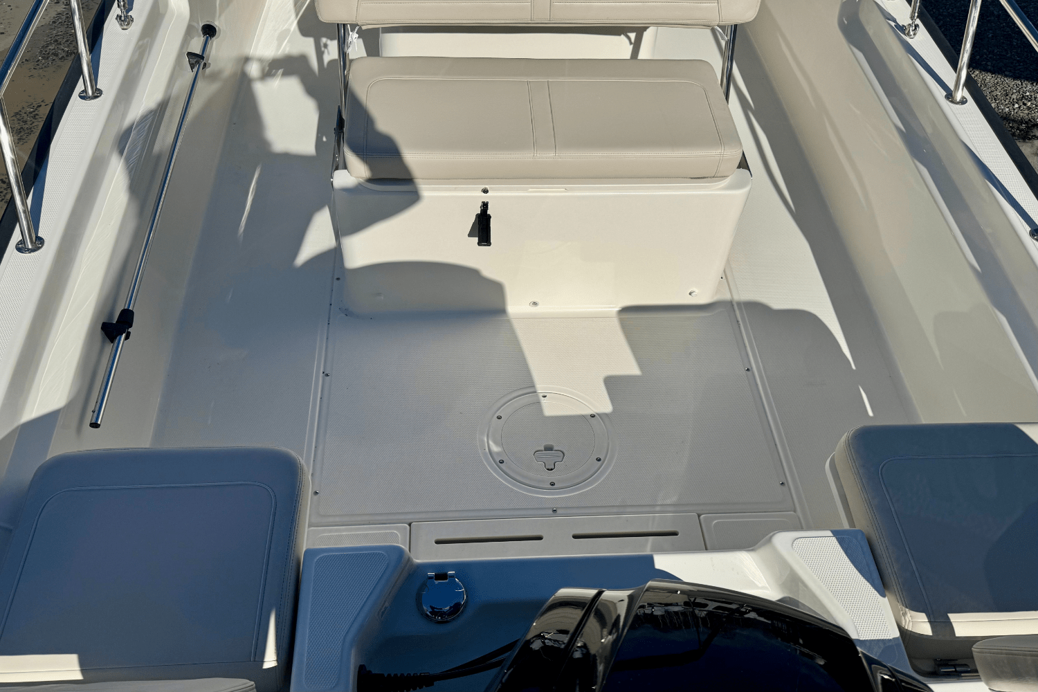 Slide: The Image of Boston Whaler 170 Montauk 2025 - 5