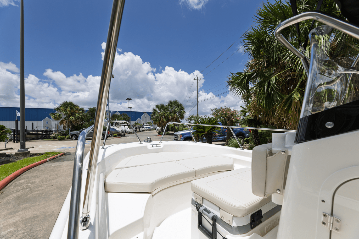 Slide: The Image of Boston Whaler 170 Montauk 2025 - 5