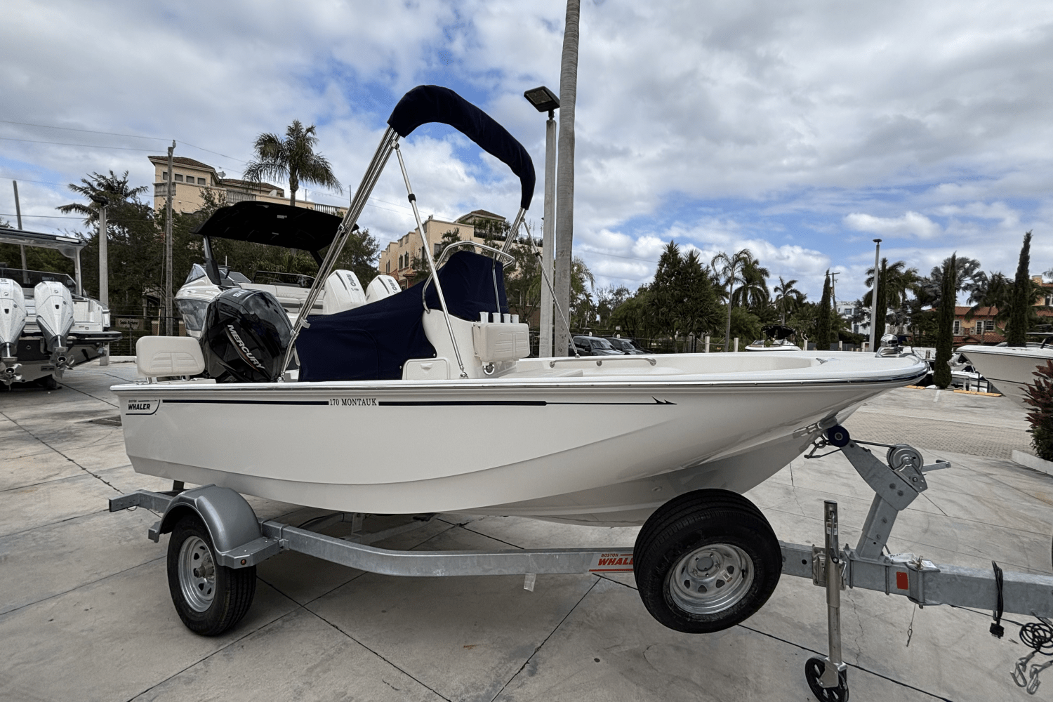 Slide: The Image of Boston Whaler 170 Montauk 2025 - 5