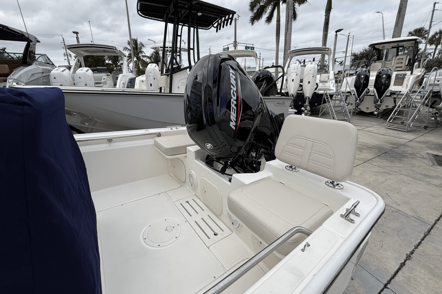Slide: The Image of Boston Whaler 170 Montauk 2025 - 7