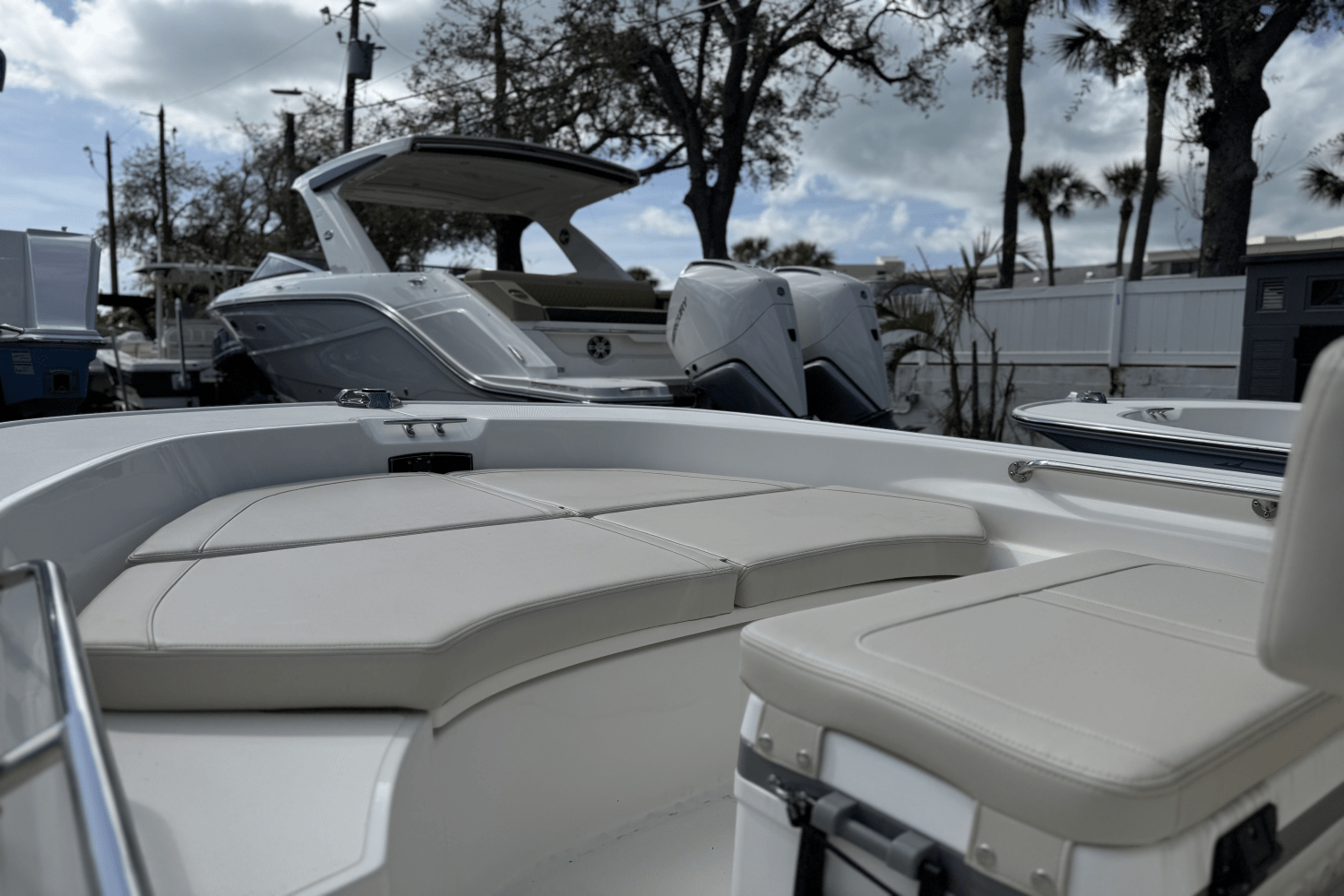 Slide: The Image of Boston Whaler 170 Montauk 2025 - 7