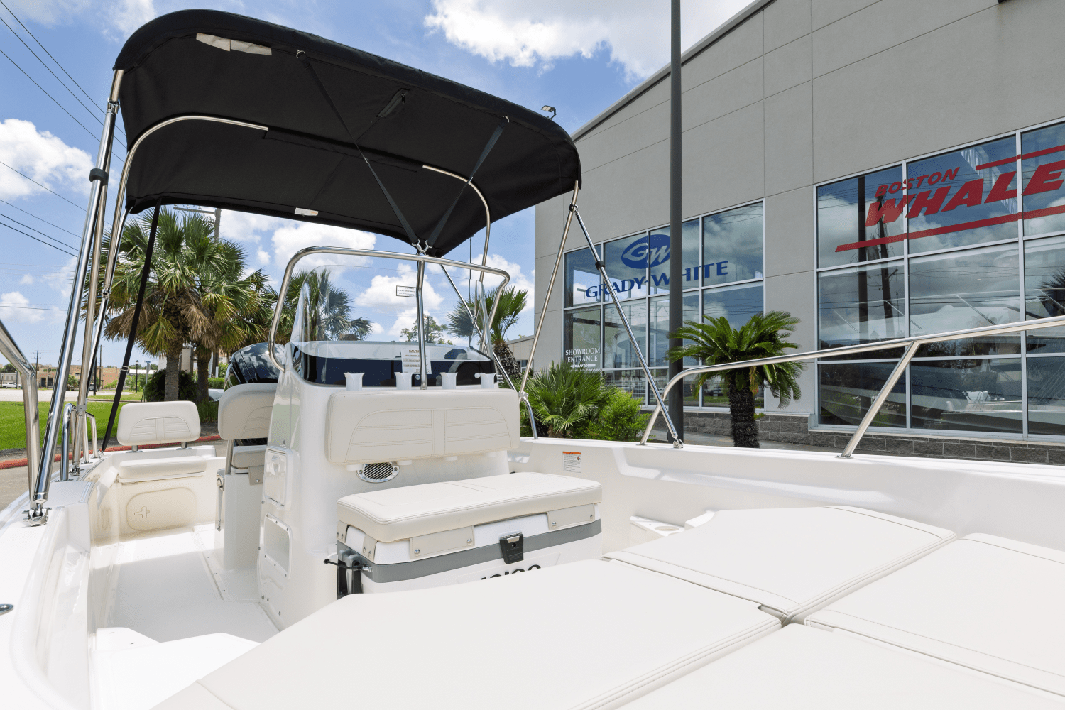 Slide: The Image of Boston Whaler 170 Montauk 2025 - 7