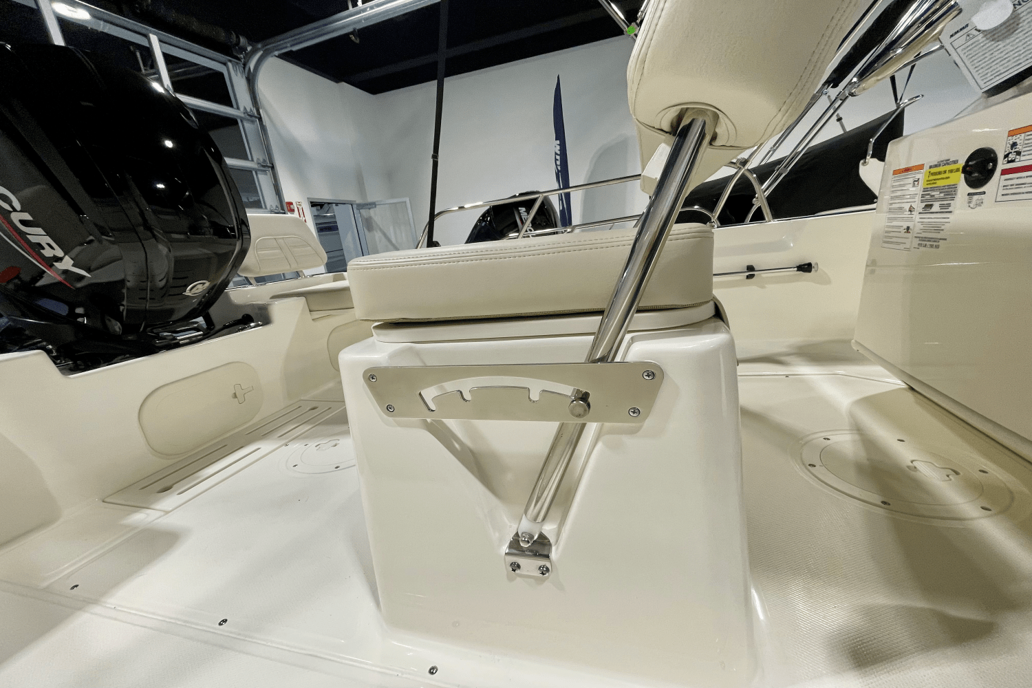 Slide: The Image of Boston Whaler 170 Montauk 2025 - 8