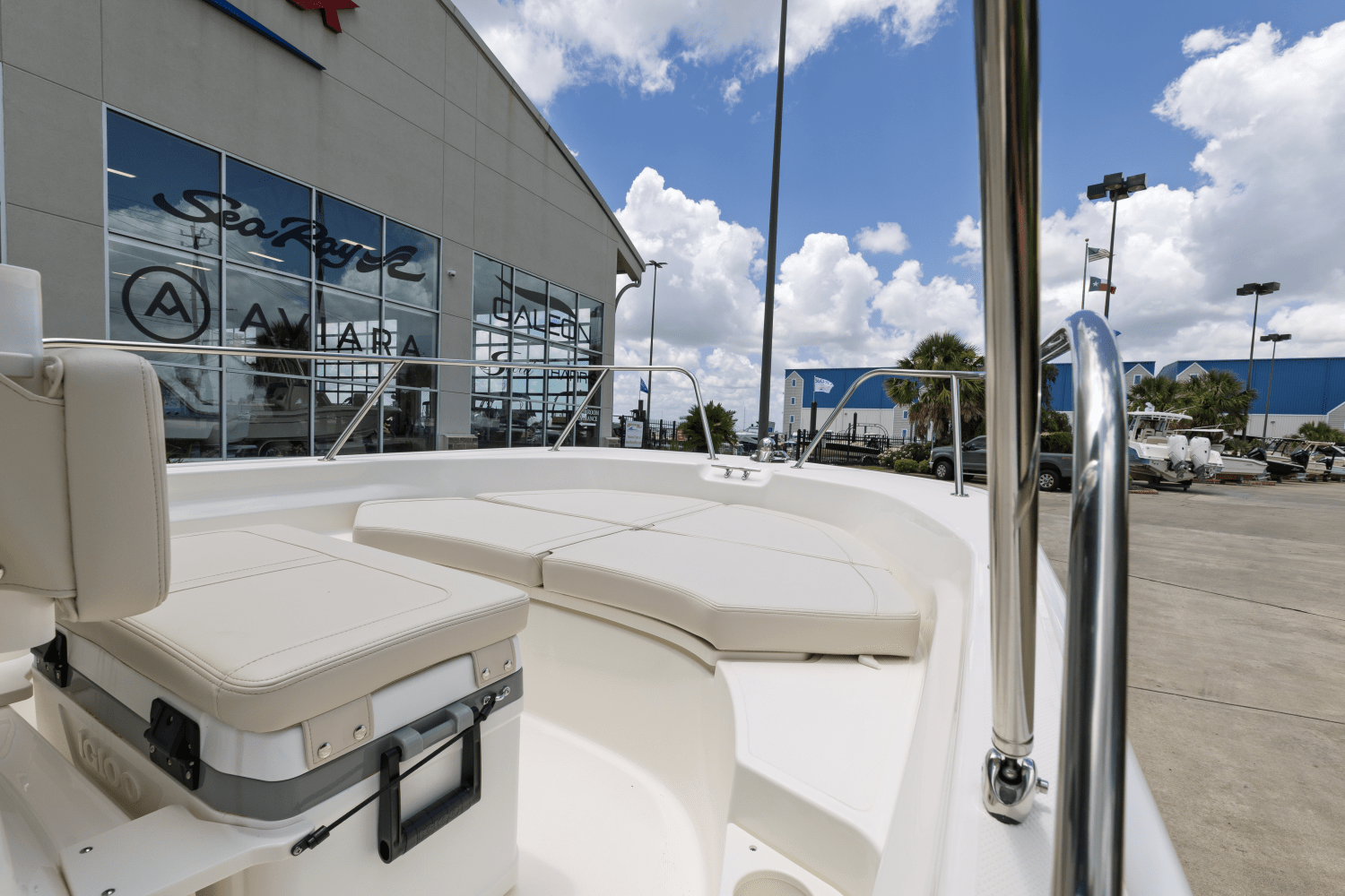Slide: The Image of Boston Whaler 170 Montauk 2025 - 9