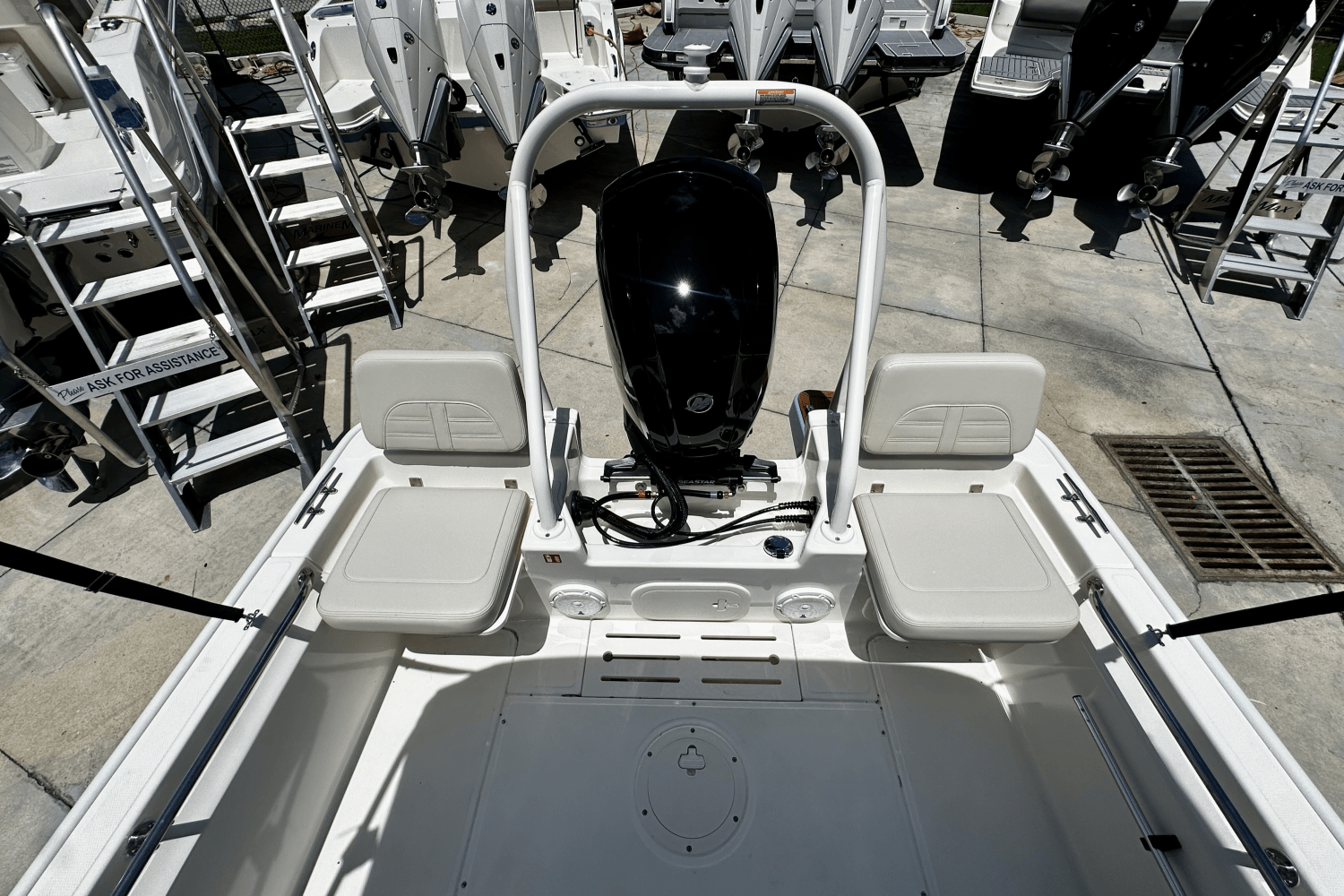 Slide: The Image of Boston Whaler 170 Montauk 2026 - 10