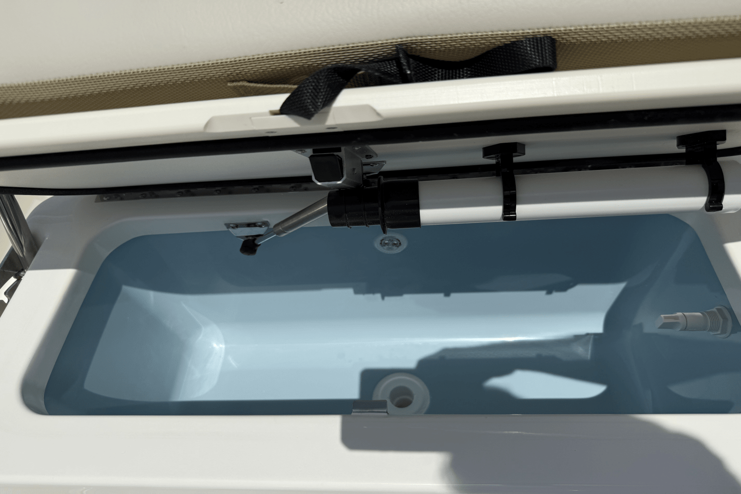 Slide: The Image of Boston Whaler 170 Montauk 2026 - 10