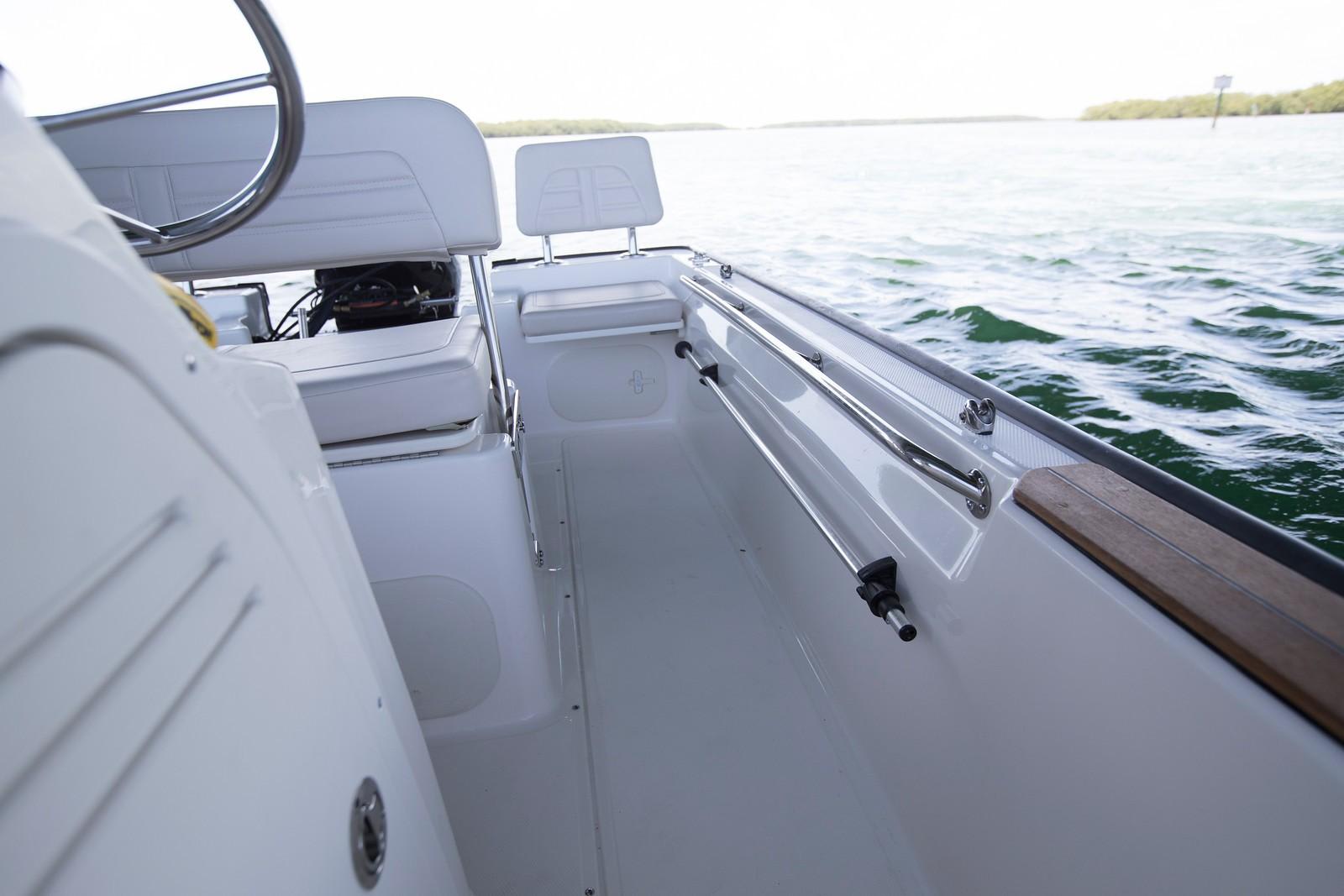 Slide: The Image of Boston Whaler 170 Montauk 2026 - 12
