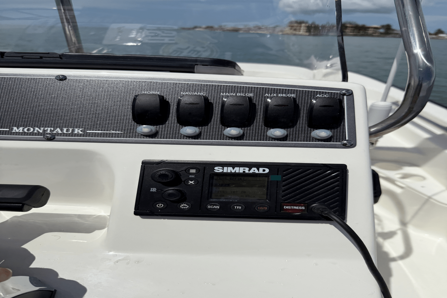 Slide: The Image of Boston Whaler 170 Montauk 2026 - 15