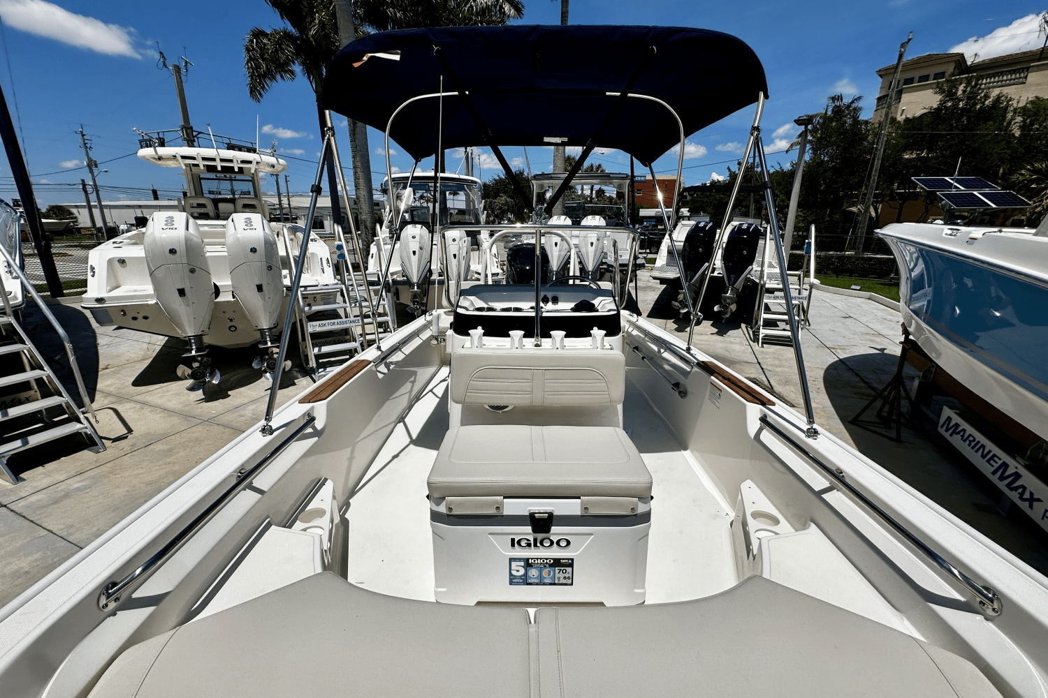 Slide: The Image of Boston Whaler 170 Montauk 2026 - 16
