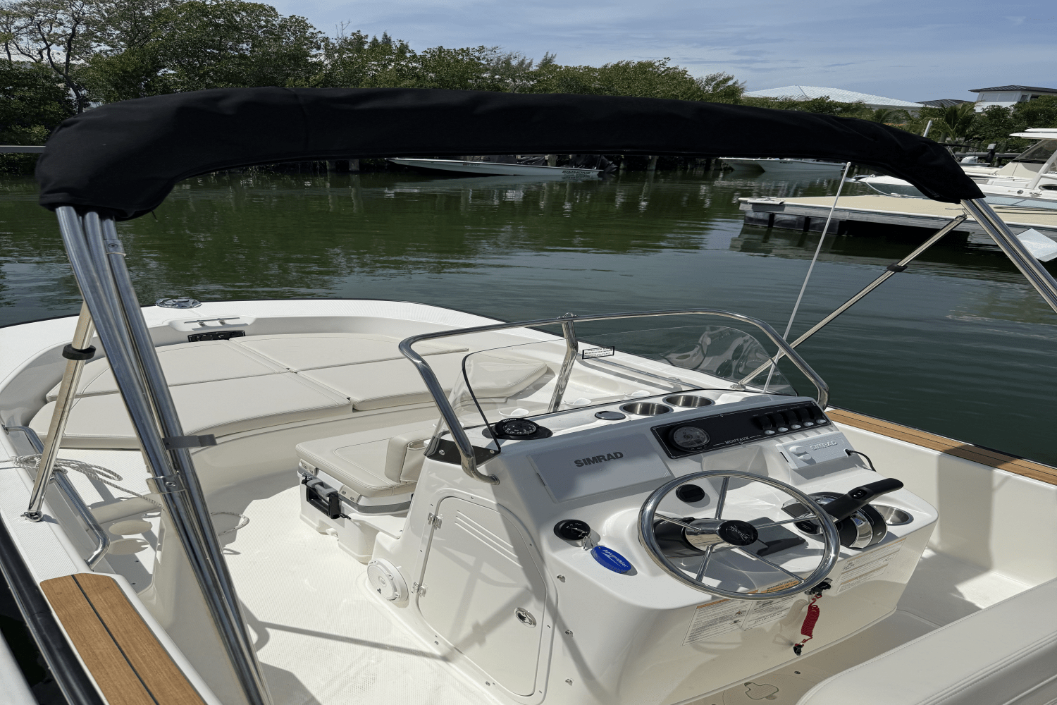 Slide: The Image of Boston Whaler 170 Montauk 2026 - 6