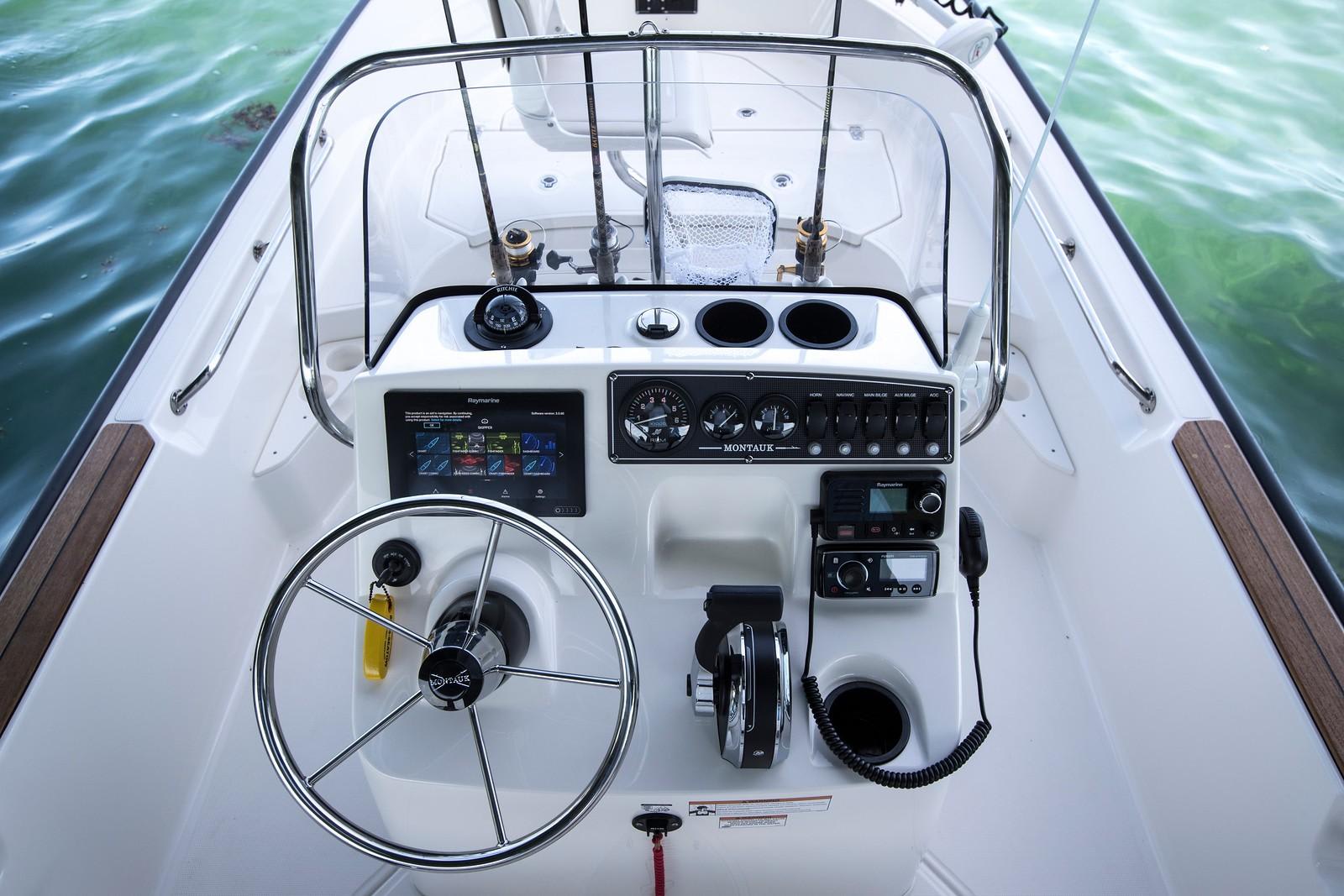 Slide: The Image of Boston Whaler 170 Montauk 2026 - 7