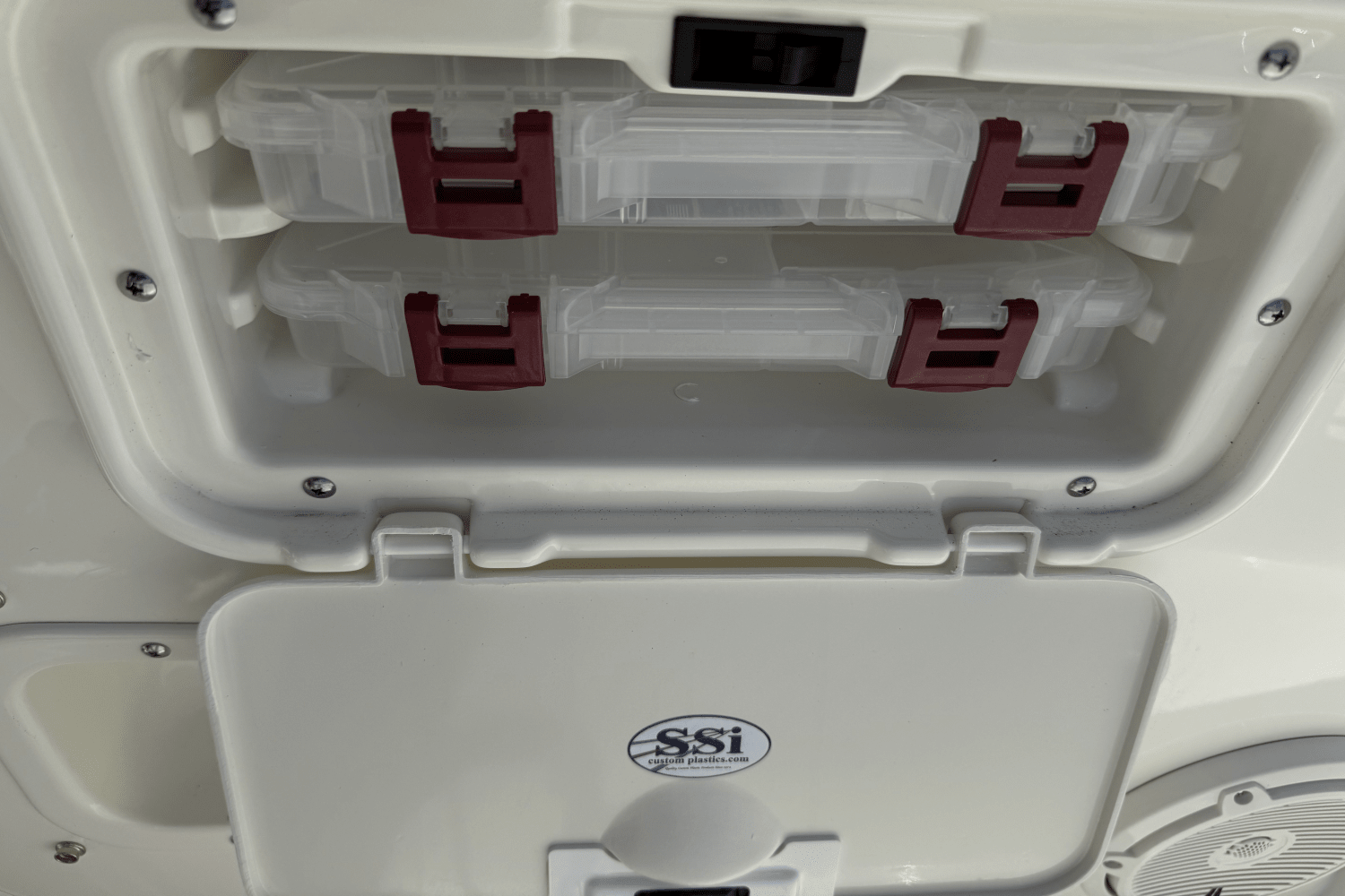 Slide: The Image of Boston Whaler 170 Montauk 2026 - 8