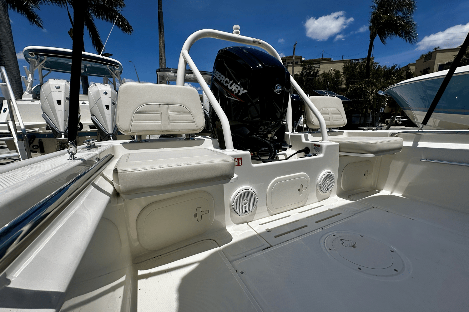 Slide: The Image of Boston Whaler 170 Montauk 2026 - 9