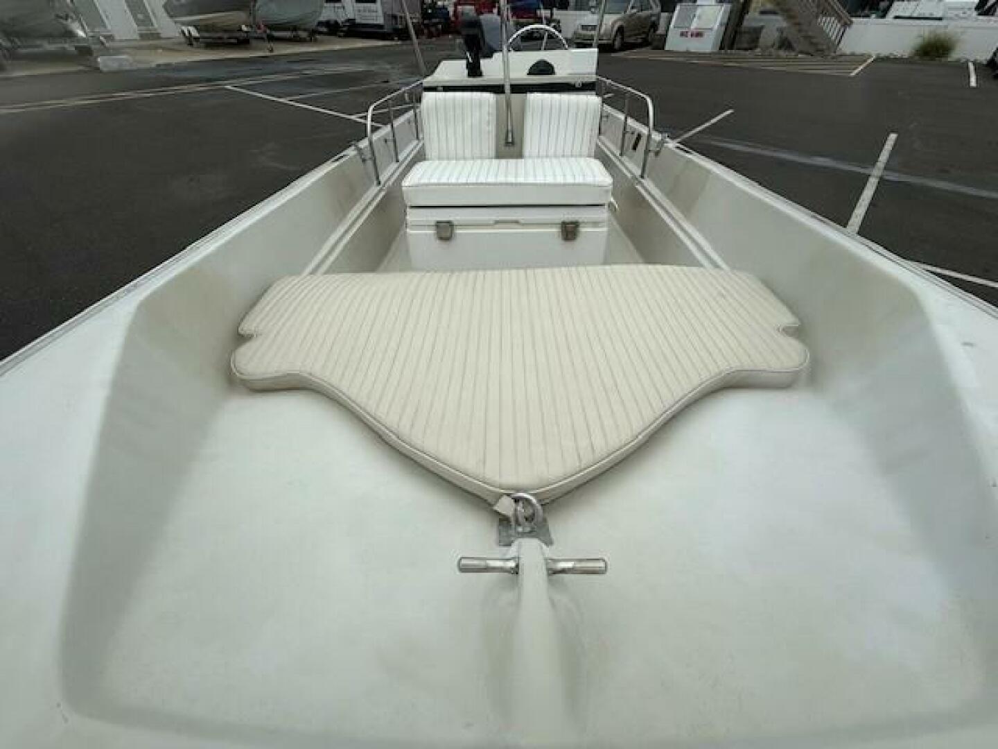 Slide: The Image of Boston Whaler 17 Montauk 1985 - 5568185