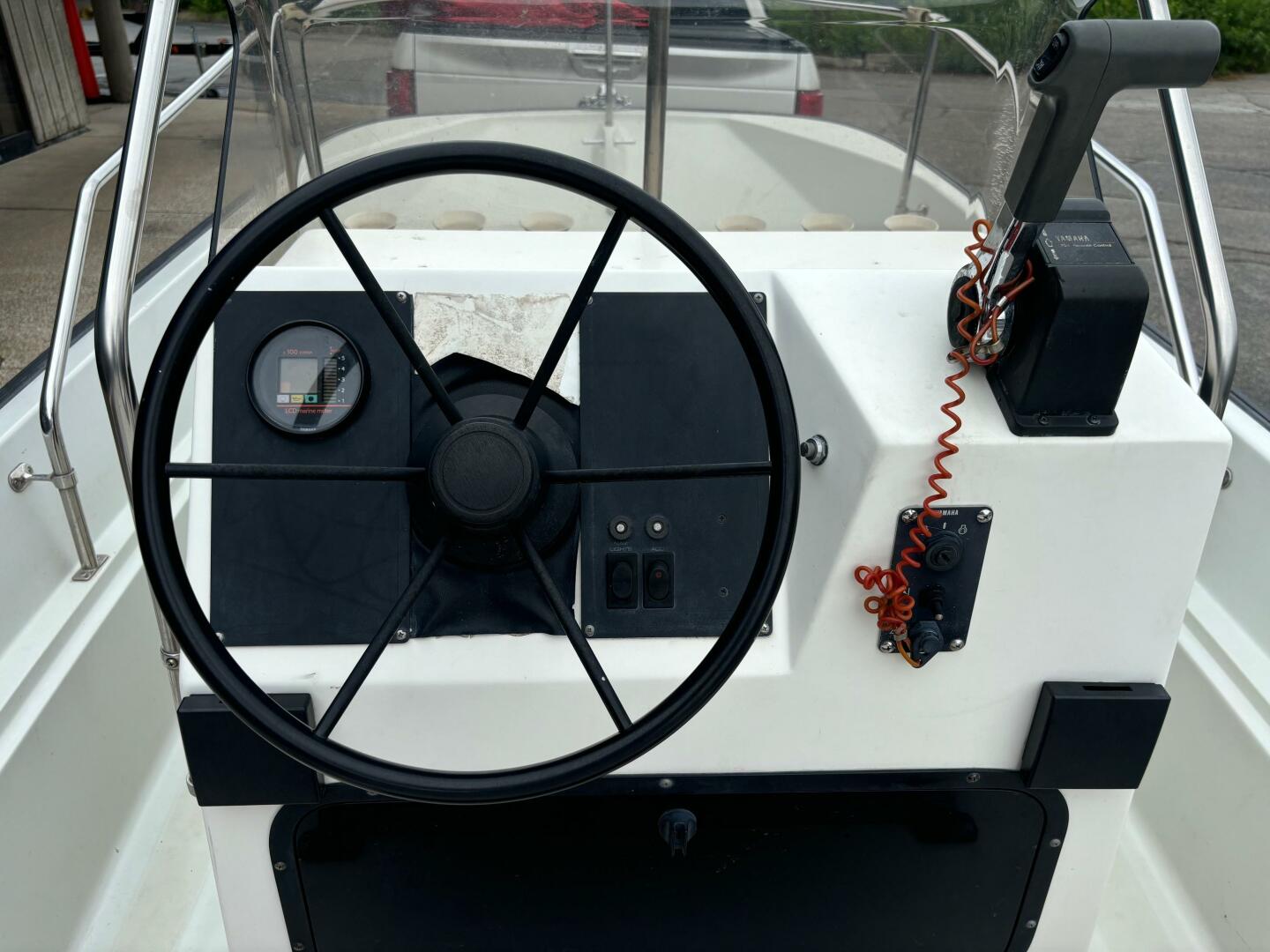 Slide: The Image of Boston Whaler 17 Montauk 1993 - 5469653
