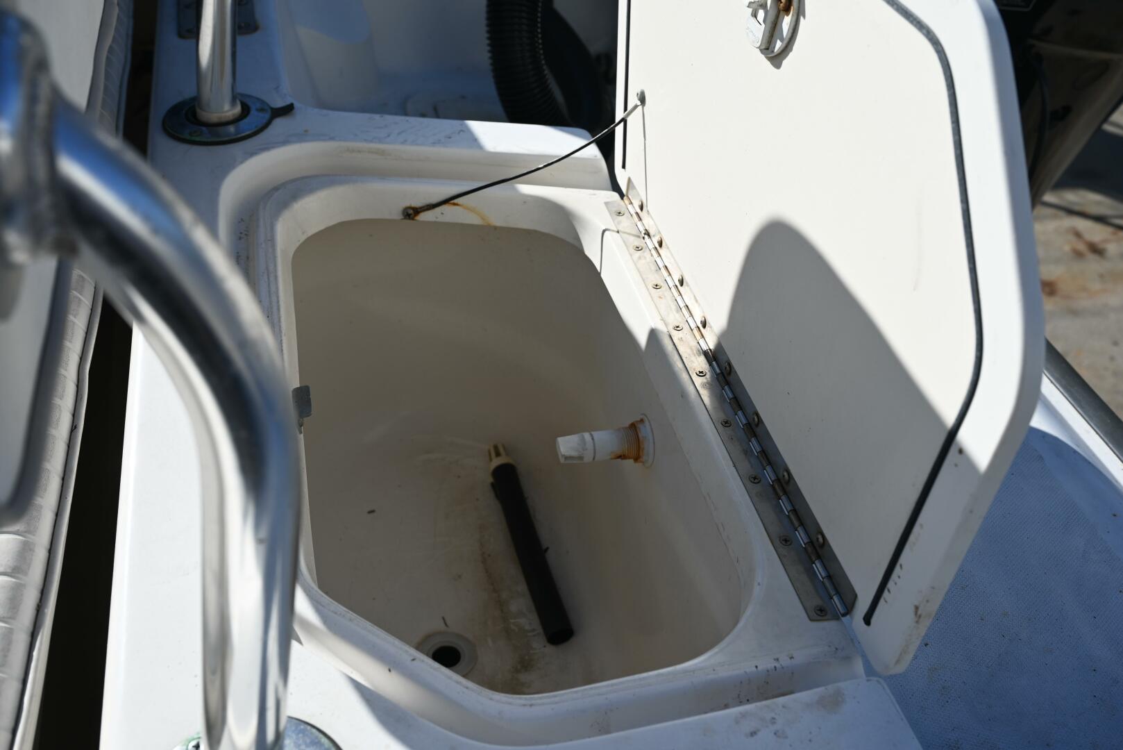 Slide: The Image of Boston Whaler 18 2000 - 4050148