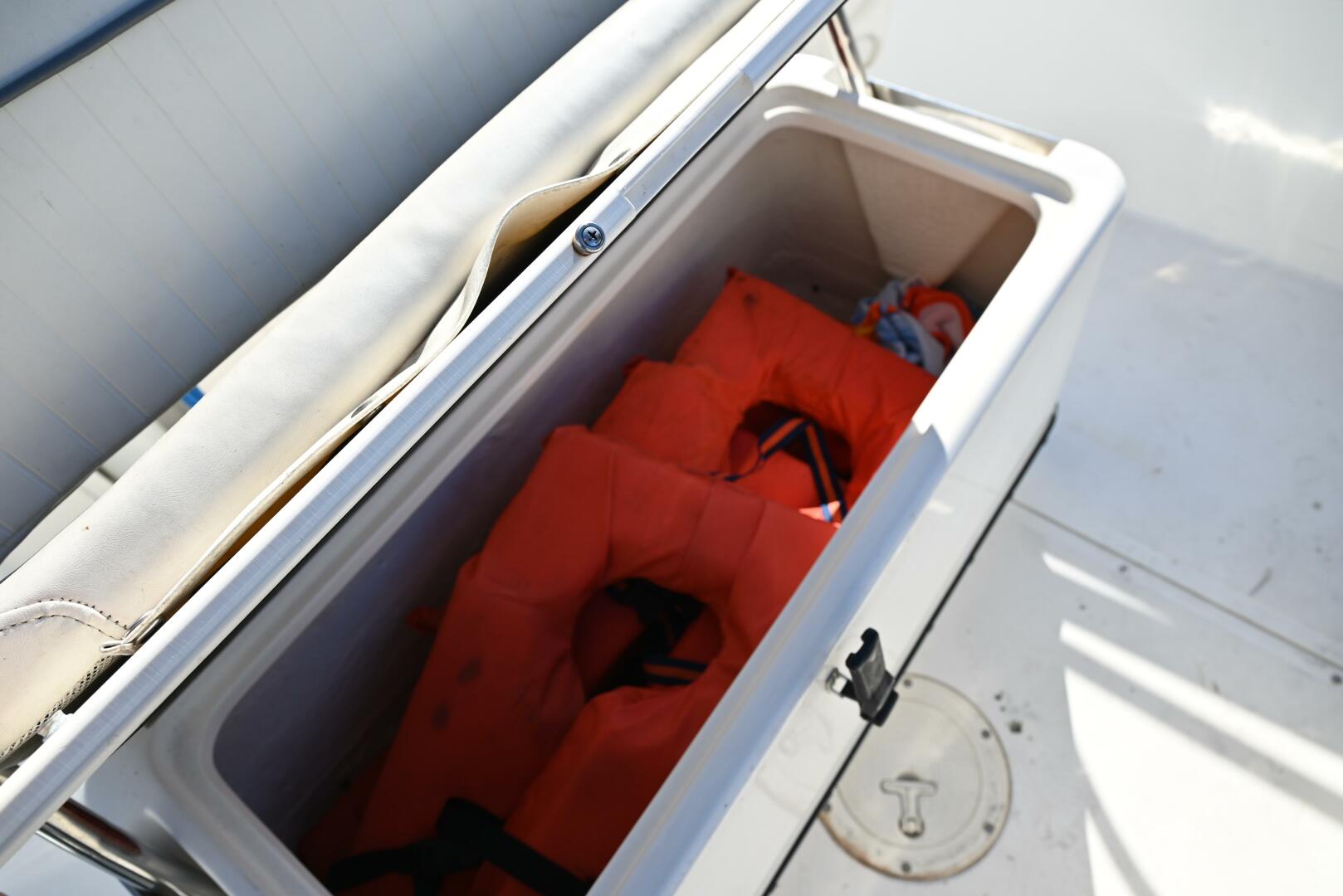 Slide: The Image of Boston Whaler 18 2000 - 4050174