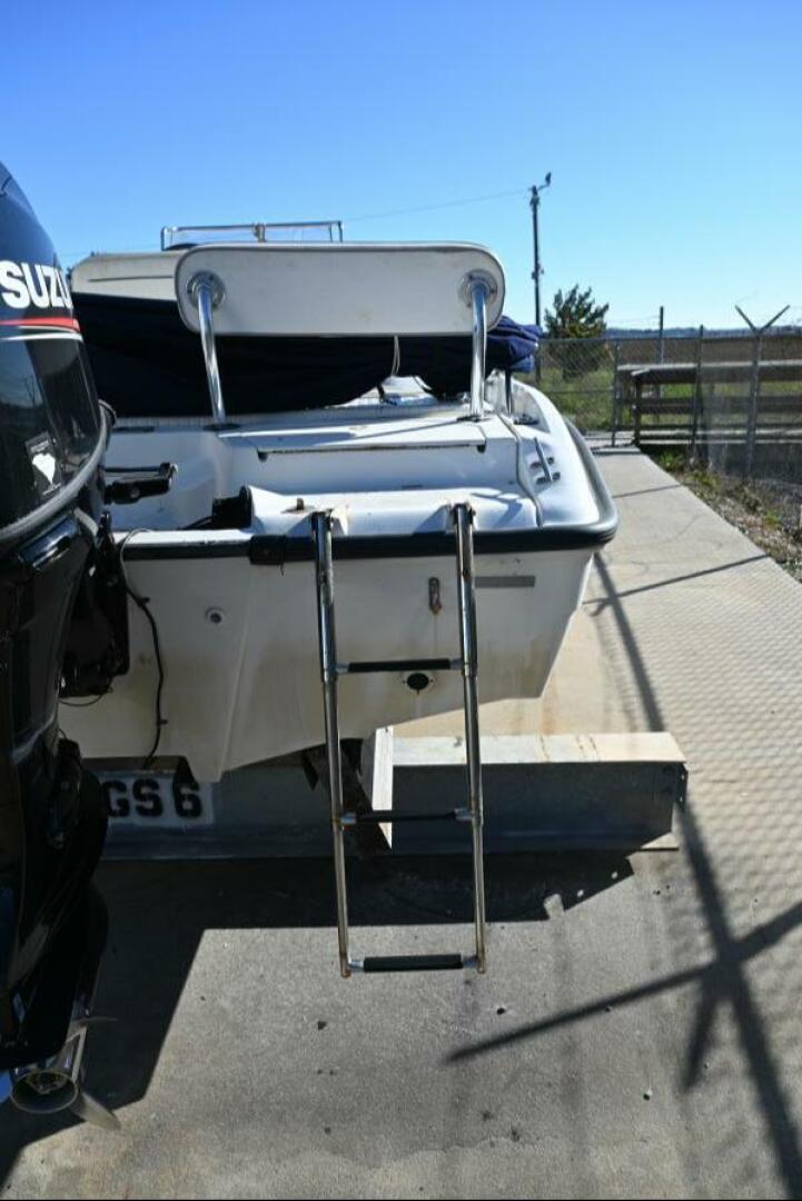 Slide: The Image of Boston Whaler 18 2000 - 4050178