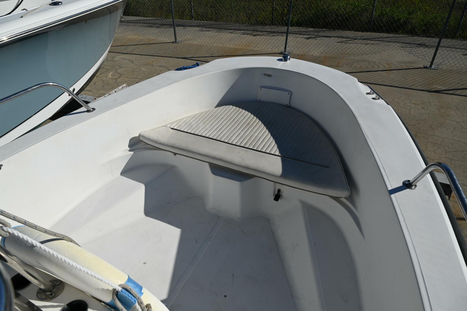 Slide: The Image of Boston Whaler 18 2000 - 4050228