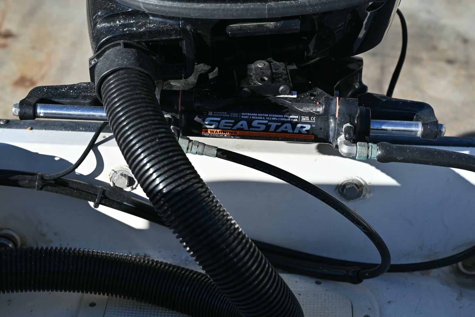 Slide: The Image of Boston Whaler 18 2000 - 4050377