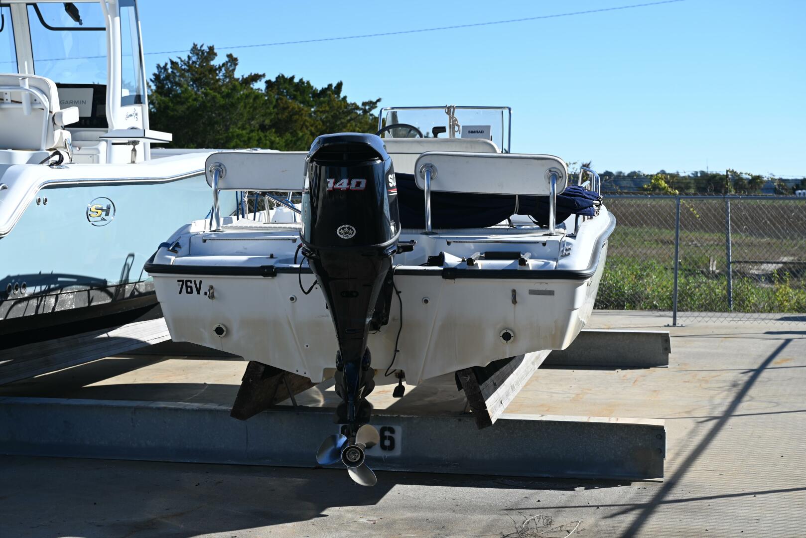 Slide: The Image of Boston Whaler 18 2000 - 4050380
