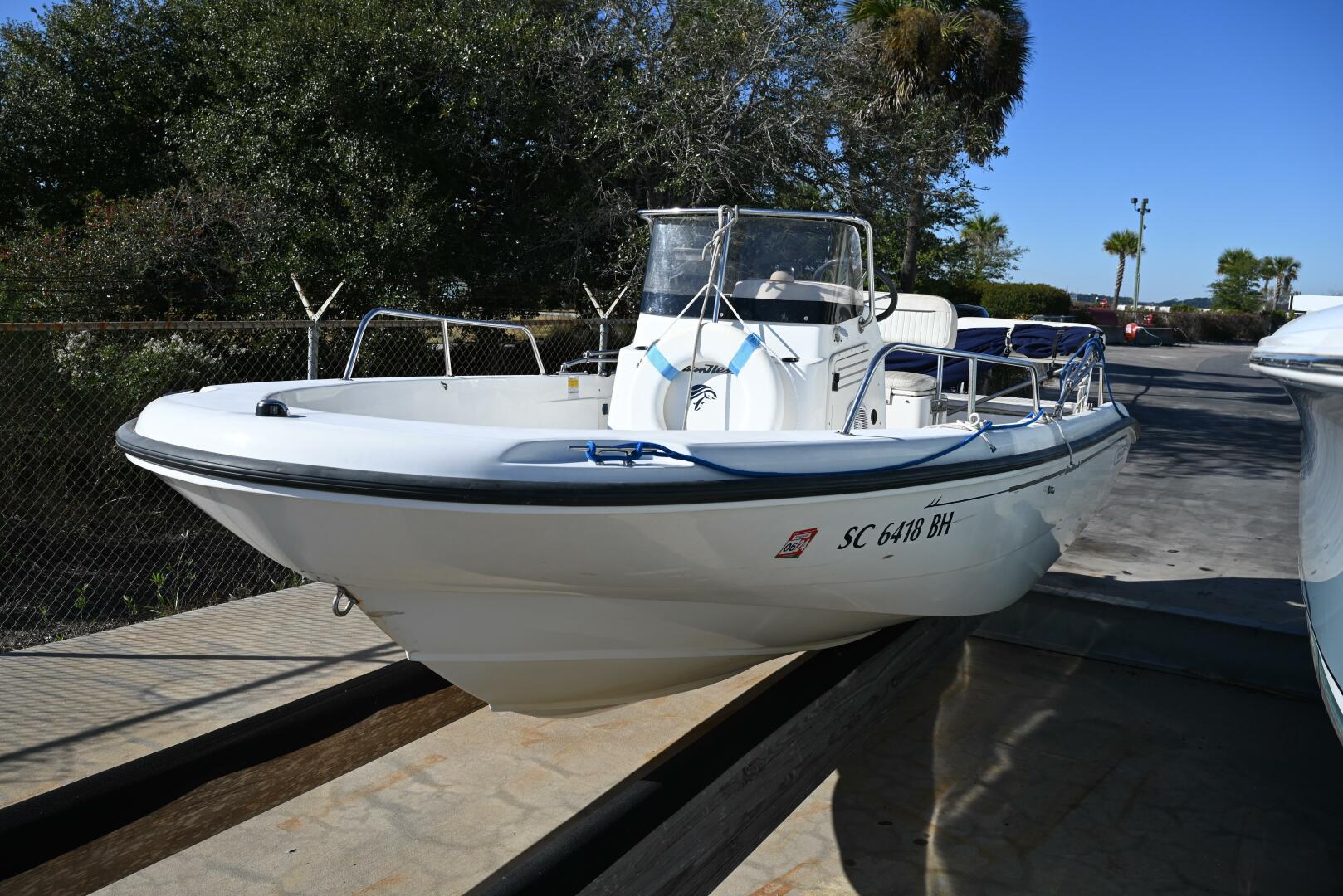 Slide: The Image of Boston Whaler 18 2000 - 4050388