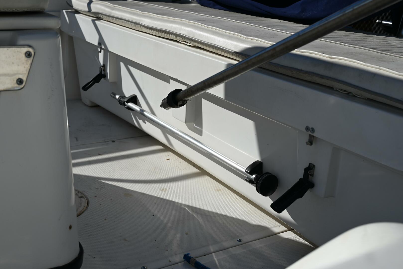 Slide: The Image of Boston Whaler 18 2000 - 4050396