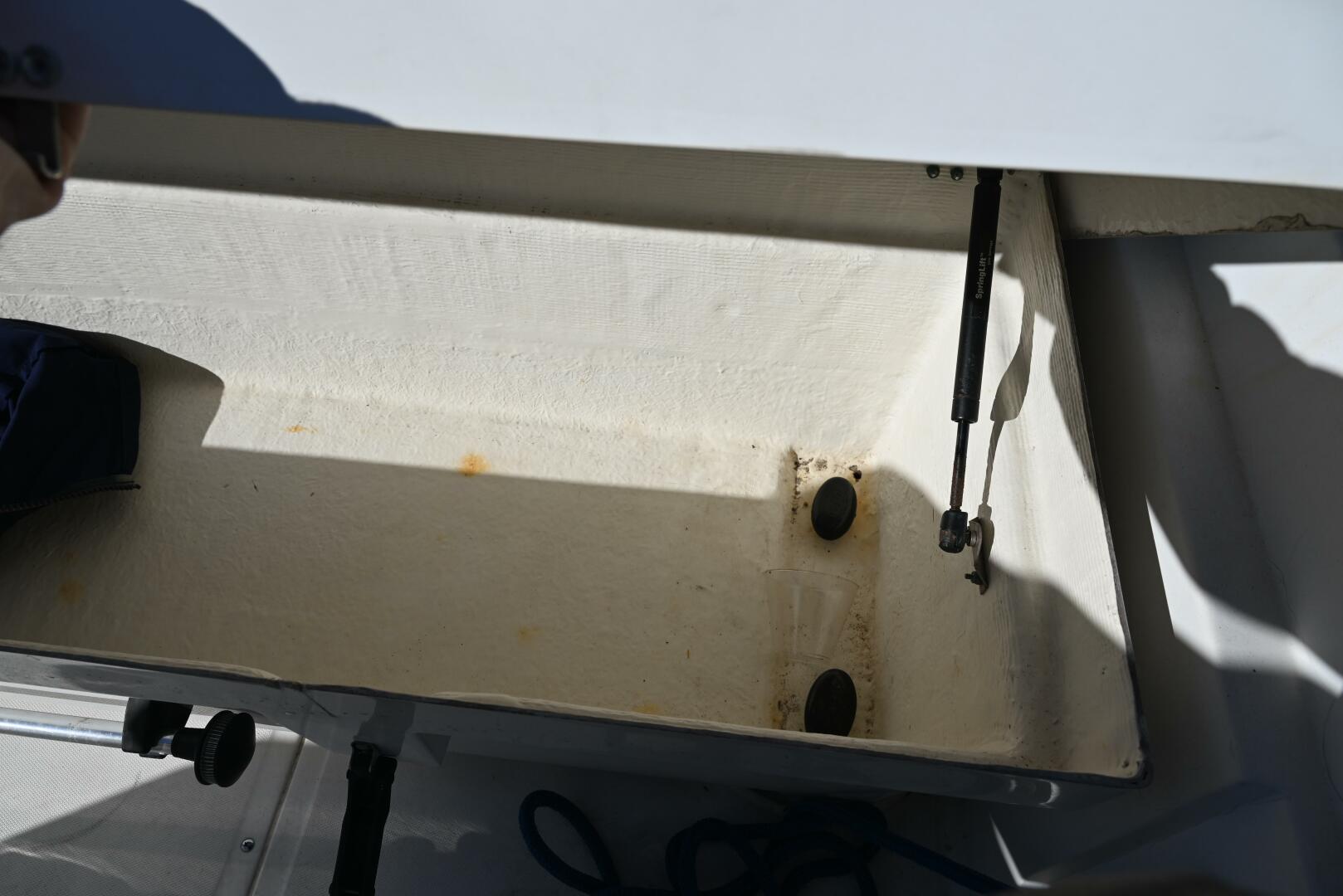 Slide: The Image of Boston Whaler 18 2000 - 4050414