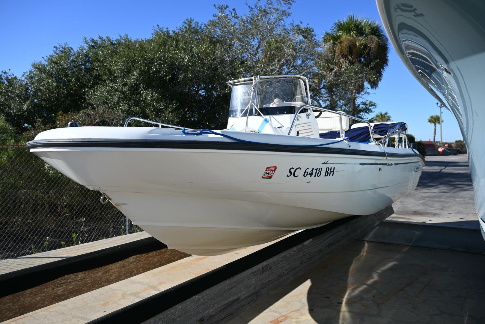 Slide: The Image of Boston Whaler 18 2000 - 4050122