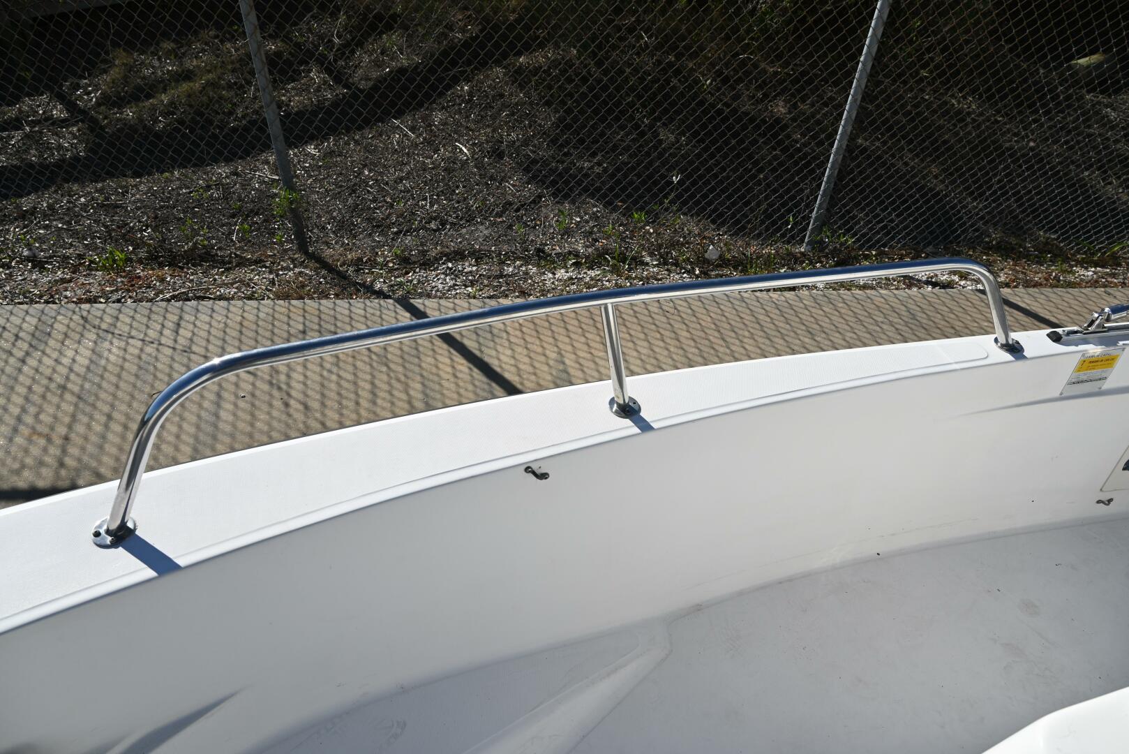 Slide: The Image of Boston Whaler 18 2000 - 4050436