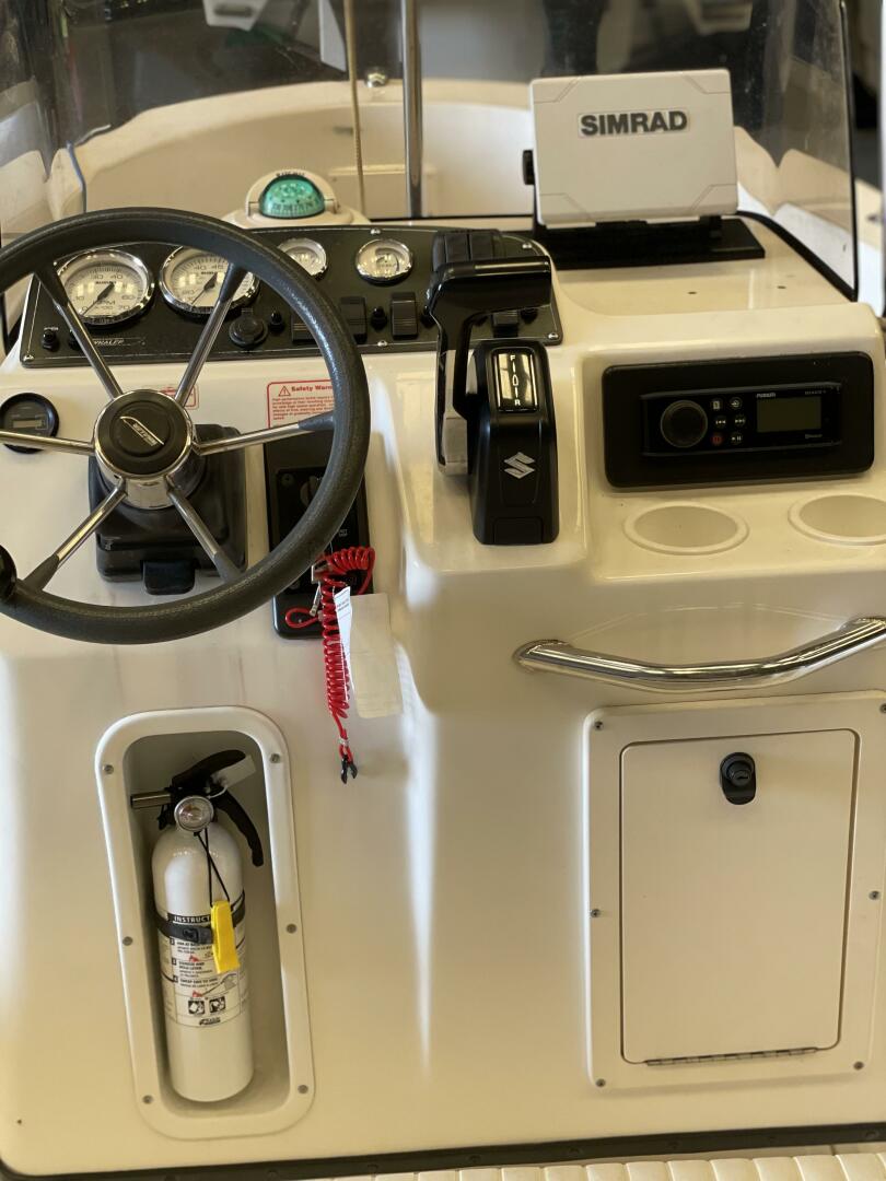 Slide: The Image of Boston Whaler 18 2000 - 4050485