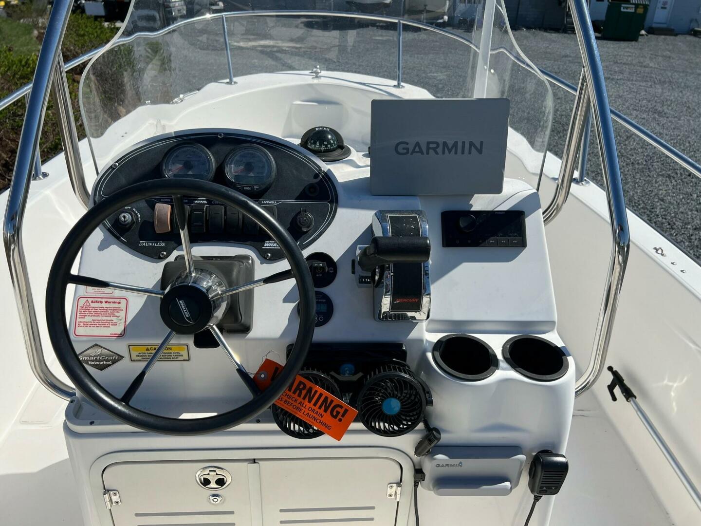 Slide: The Image of Boston Whaler 18 2003 - 5255375